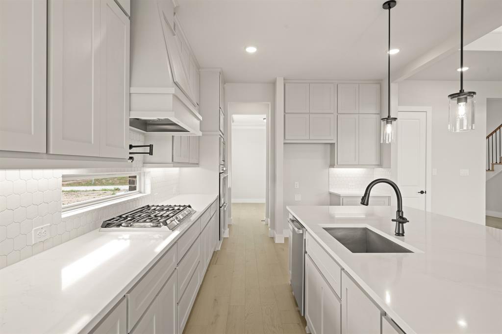 200 Cheyenne Mountain Drive Property Photo 12