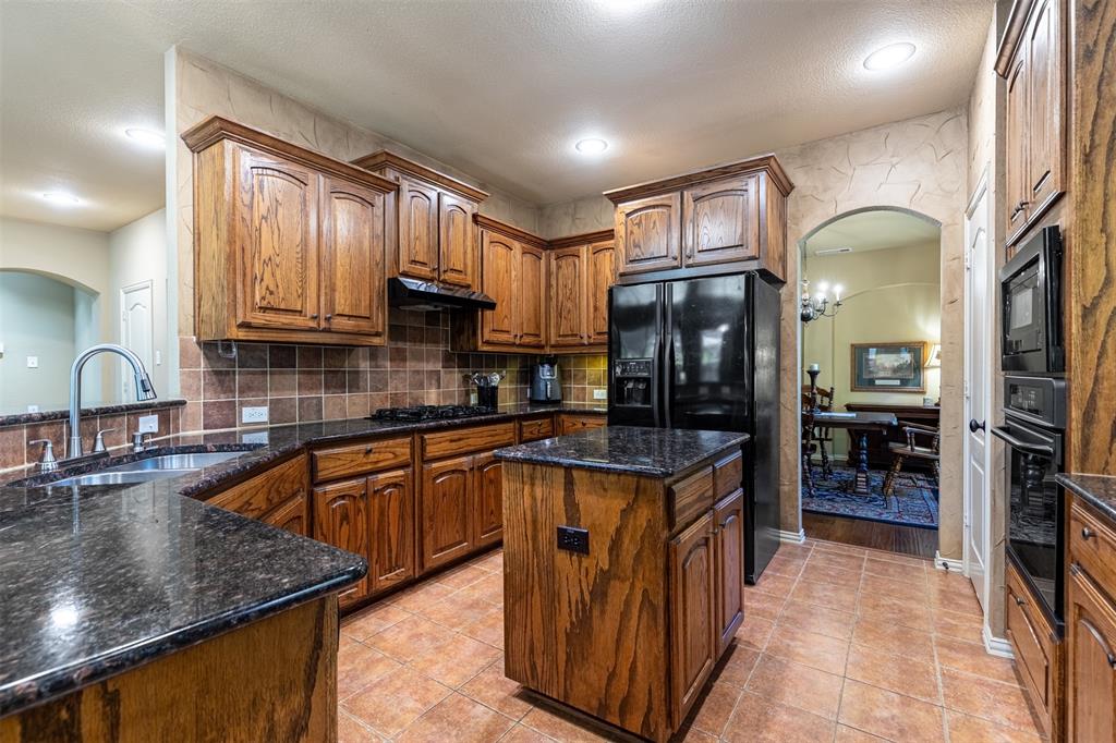 9736 Sam Bass Trail Property Photo 11