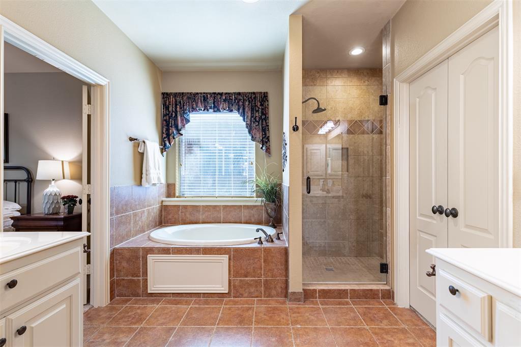 9736 Sam Bass Trail Property Photo 16
