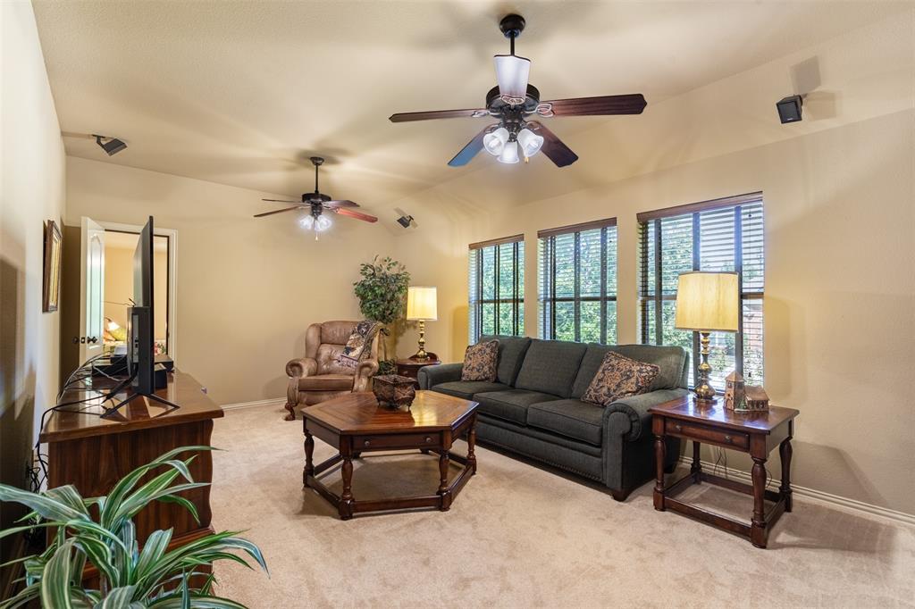 9736 Sam Bass Trail Property Photo 20
