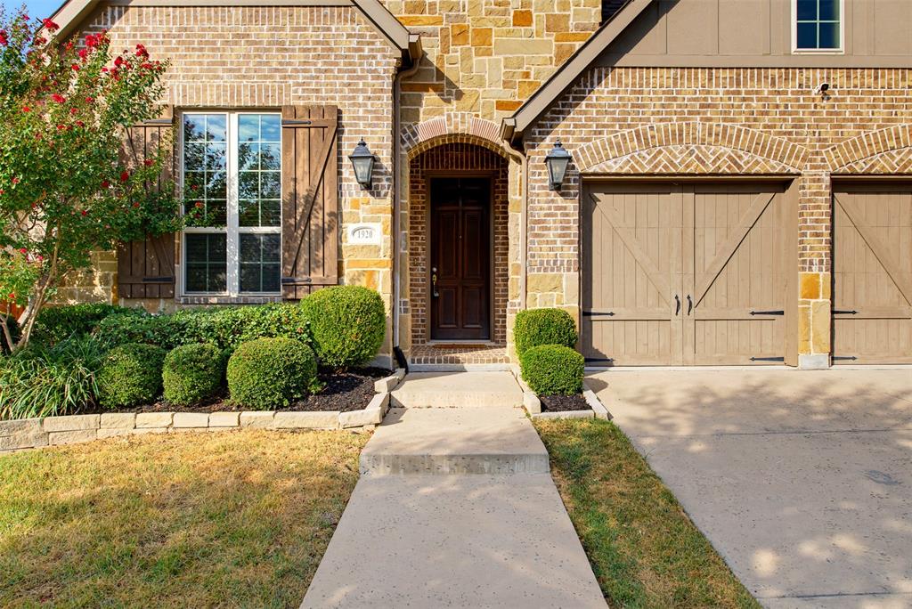 1920 Roundtree Circle Property Photo 3