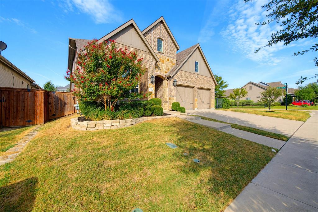 1920 Roundtree Circle Property Photo 4