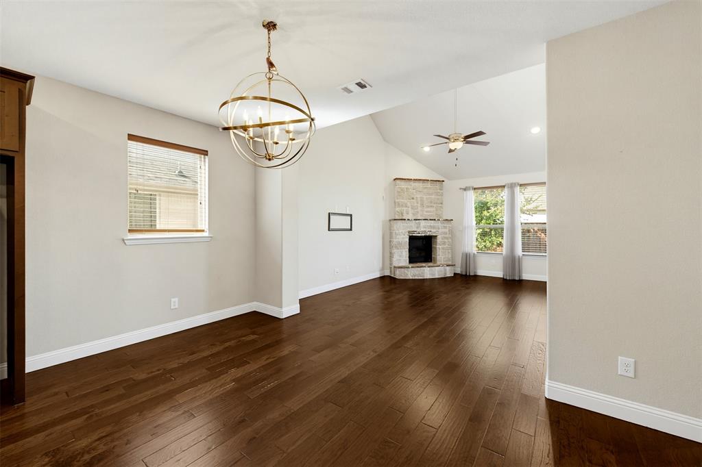 1920 Roundtree Circle Property Photo 12