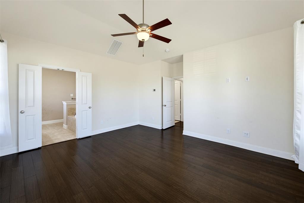1920 Roundtree Circle Property Photo 17