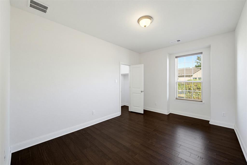 1920 Roundtree Circle Property Photo 23