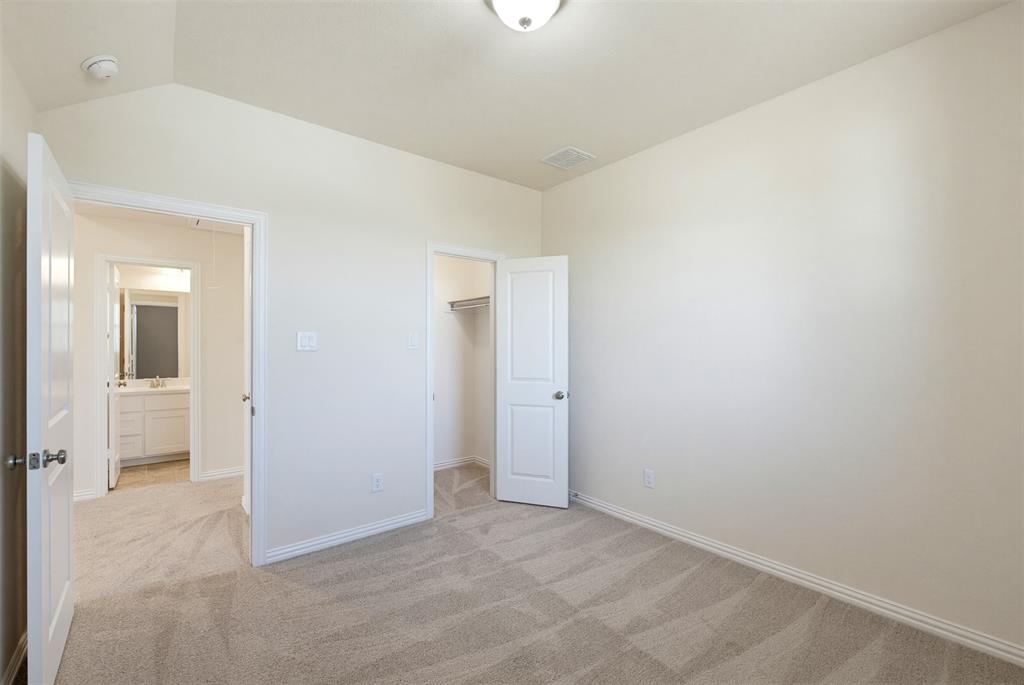 1920 Roundtree Circle Property Photo 32