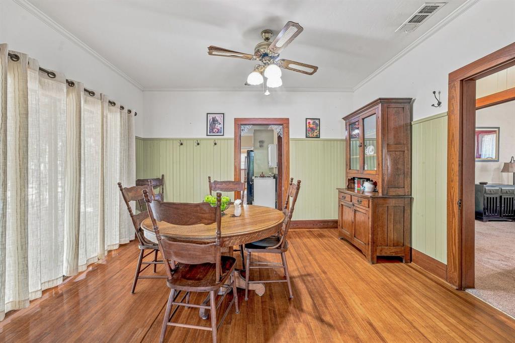 125 S Bell Street Property Photo 6