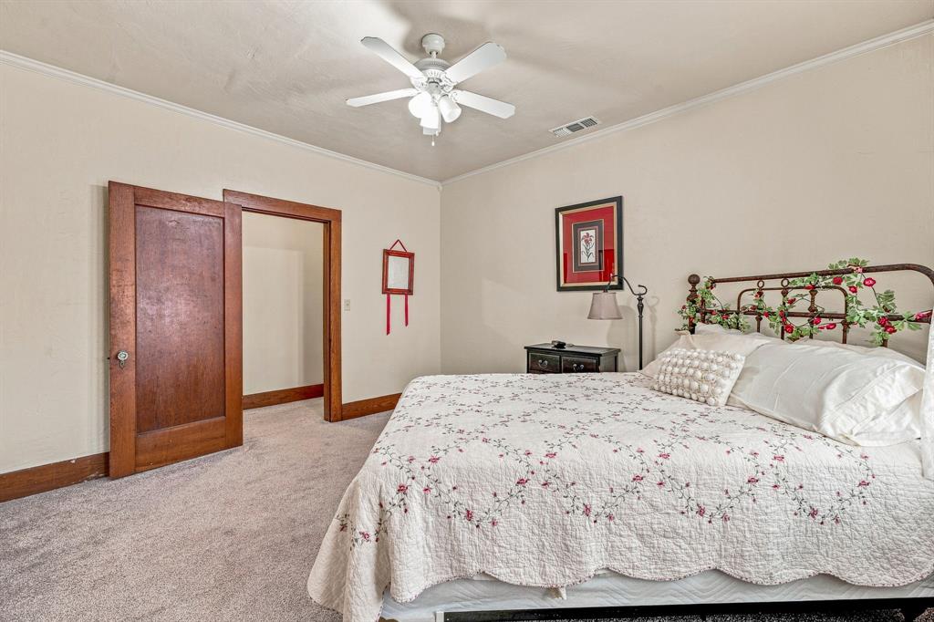 125 S Bell Street Property Photo 12