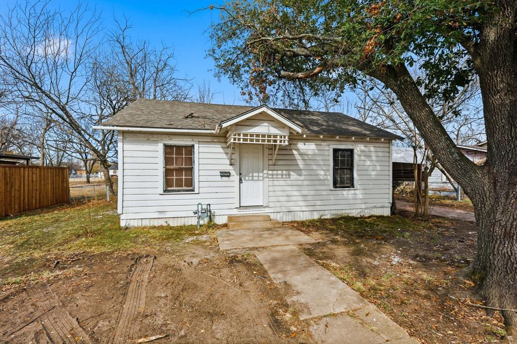 803 E 14th Street Property Photo 1