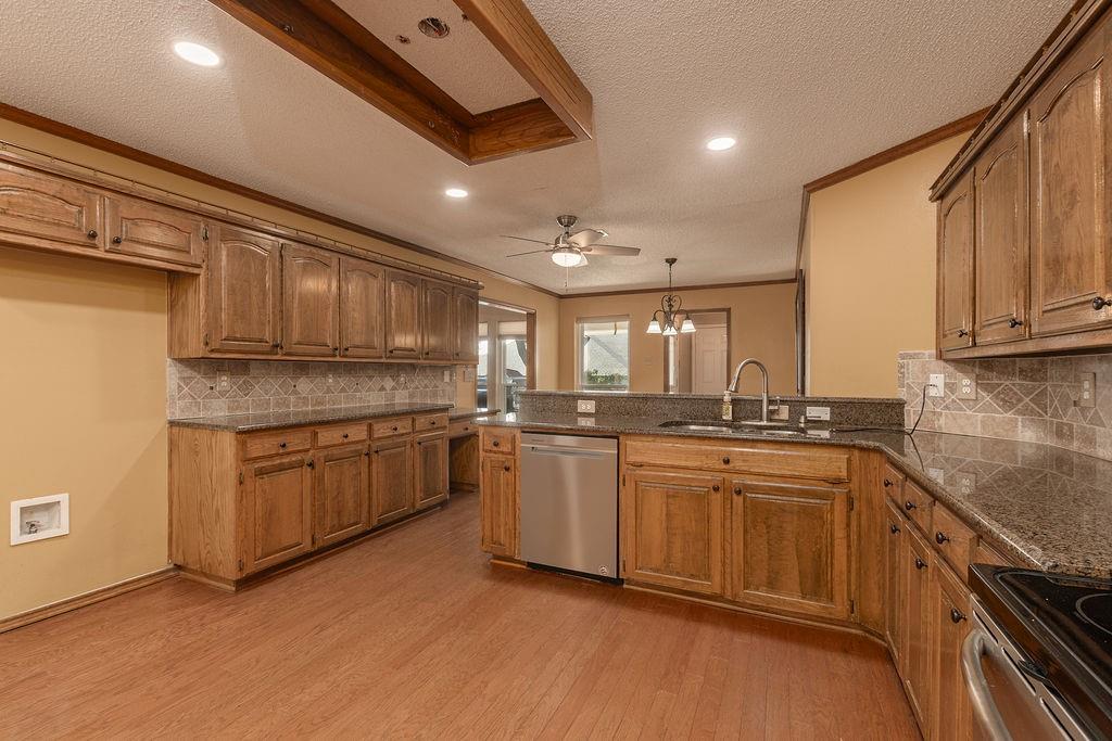 102 Fairway Lane Property Photo 4