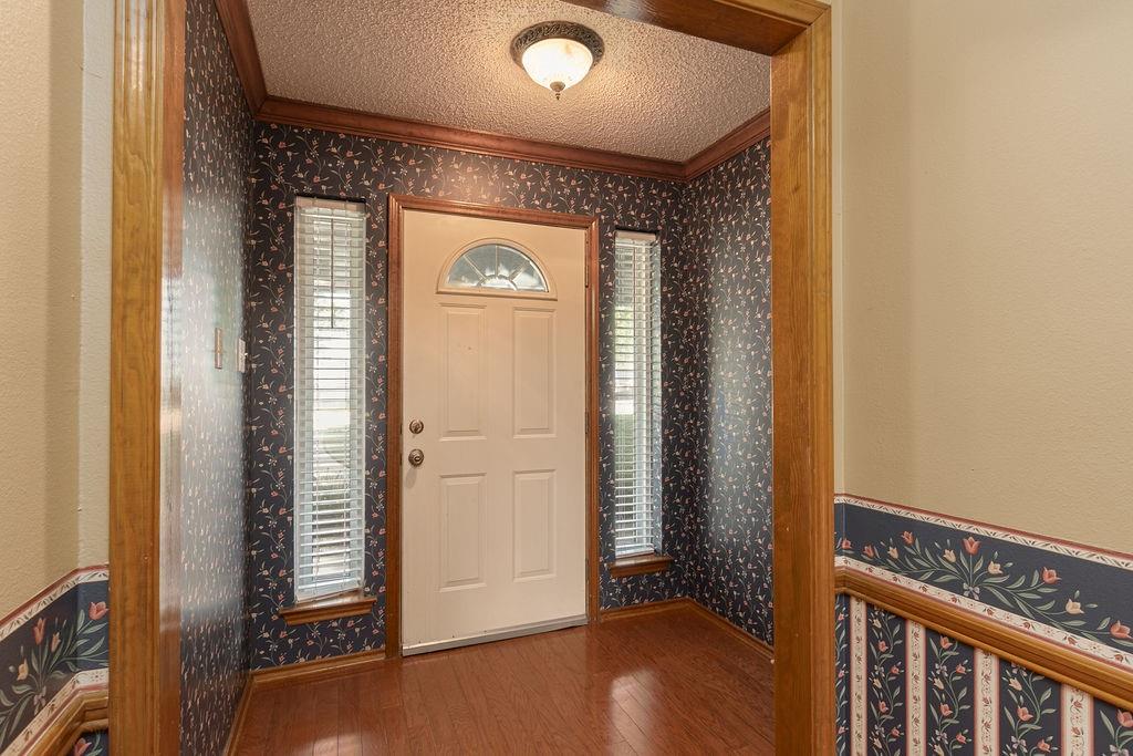 102 Fairway Lane Property Photo 8