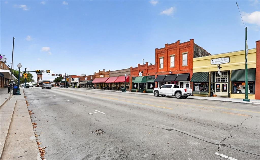 825 E Worth Street Property Photo 10