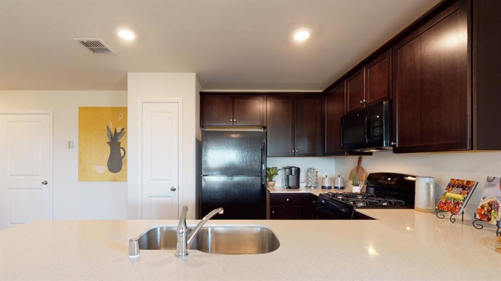 1208 Wildflower Street Property Photo 9