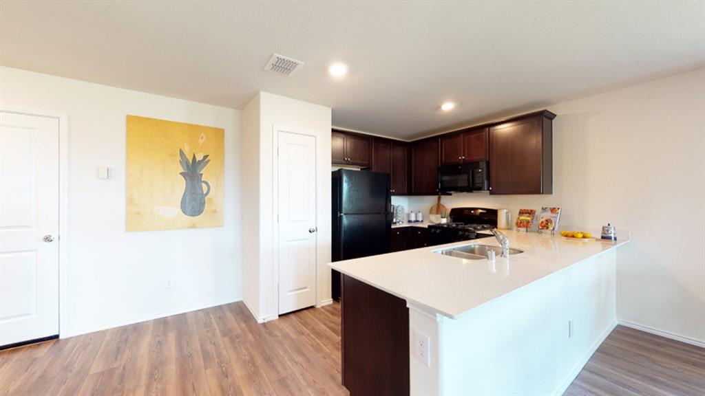 1208 Wildflower Street Property Photo 10