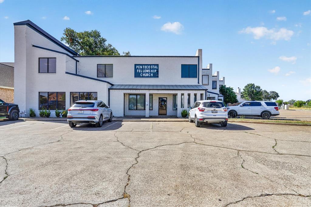 200 E Main Street D
