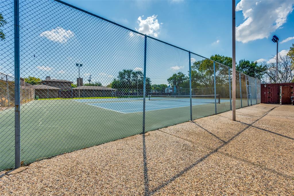 10 W Meadow Lane Property Photo 2