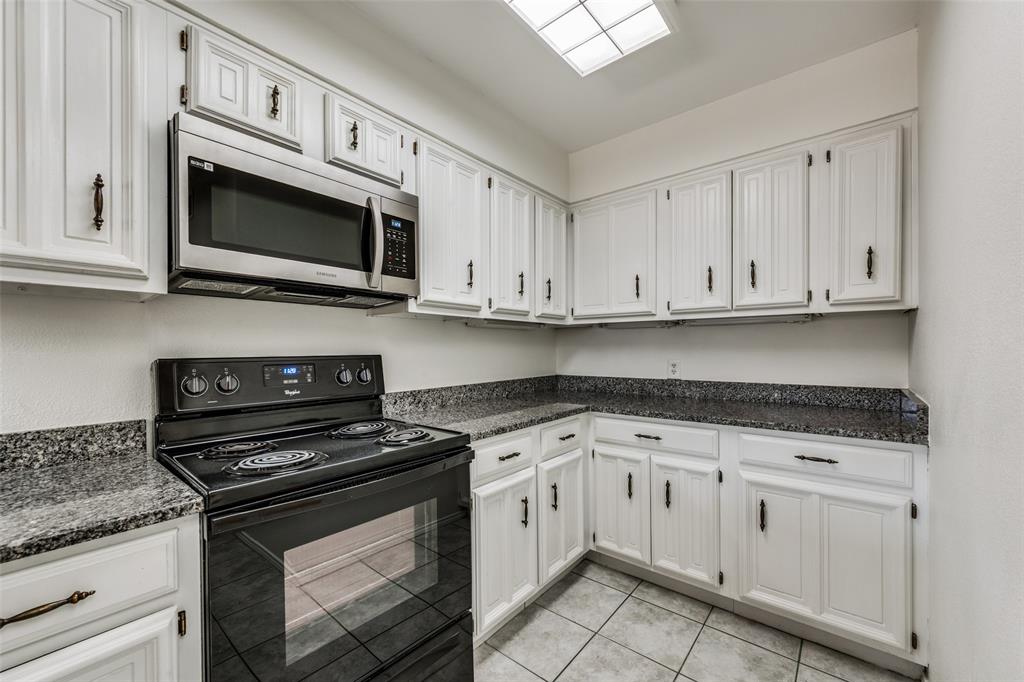 10 W Meadow Lane Property Photo 8