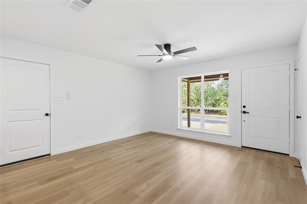 527 W Aubrey Street Property Photo 4