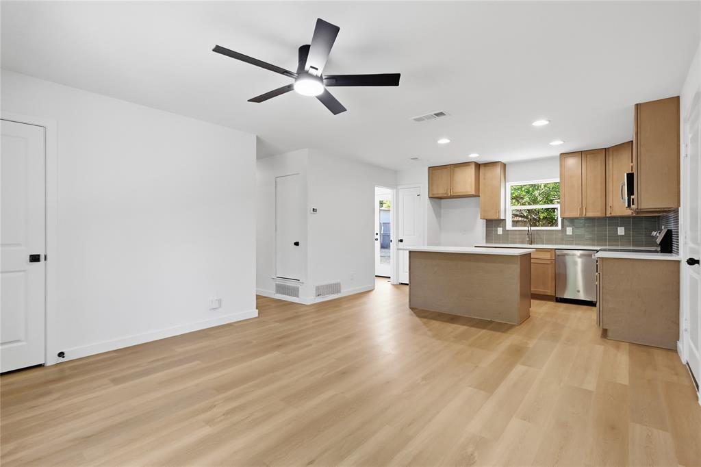 527 W Aubrey Street Property Photo 5