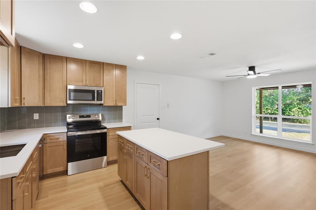 527 W Aubrey Street Property Photo 7