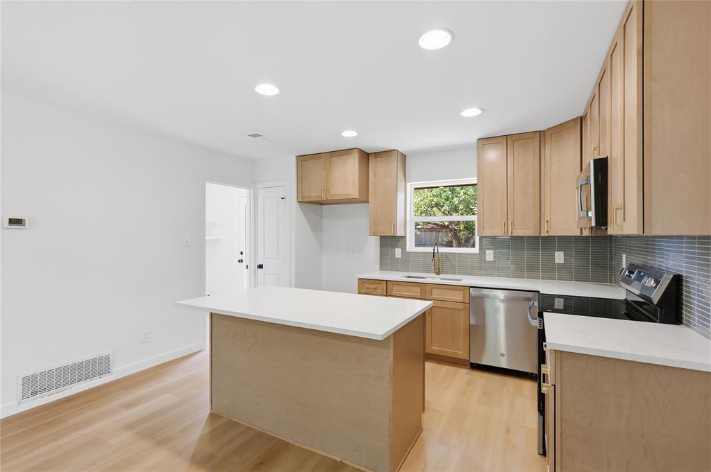 527 W Aubrey Street Property Photo 9