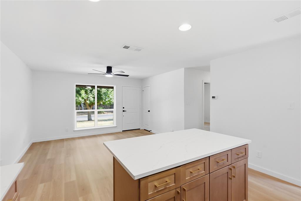 527 W Aubrey Street Property Photo 10