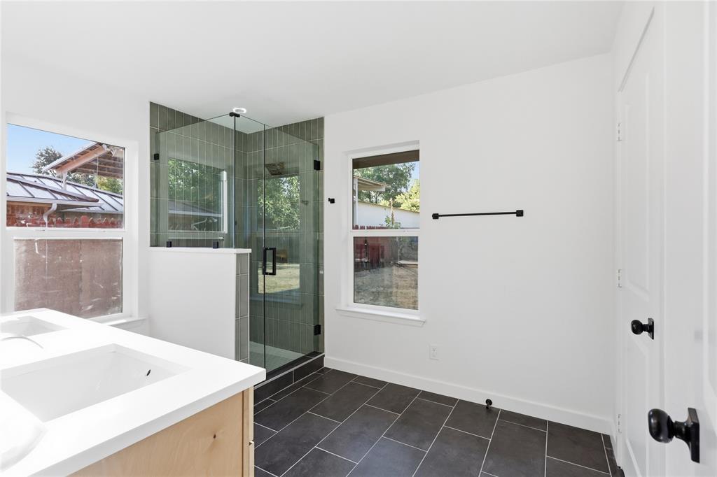 527 W Aubrey Street Property Photo 13