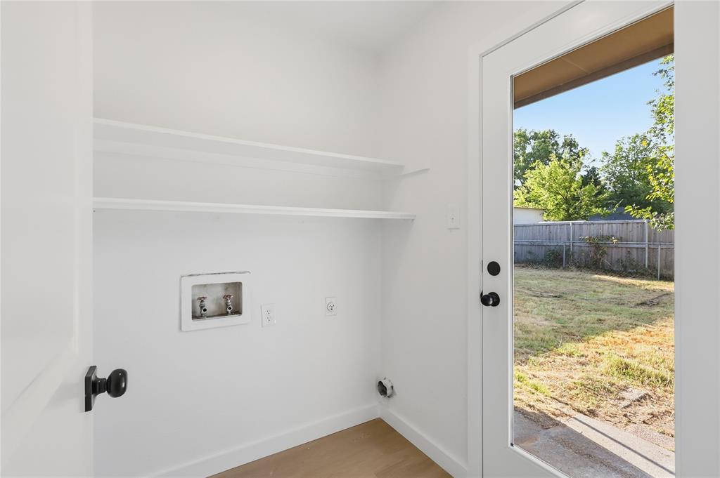 527 W Aubrey Street Property Photo 17