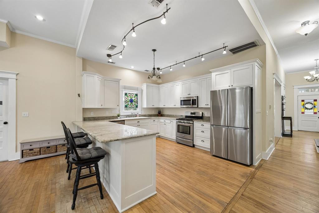 610 N Church Street Property Photo 10