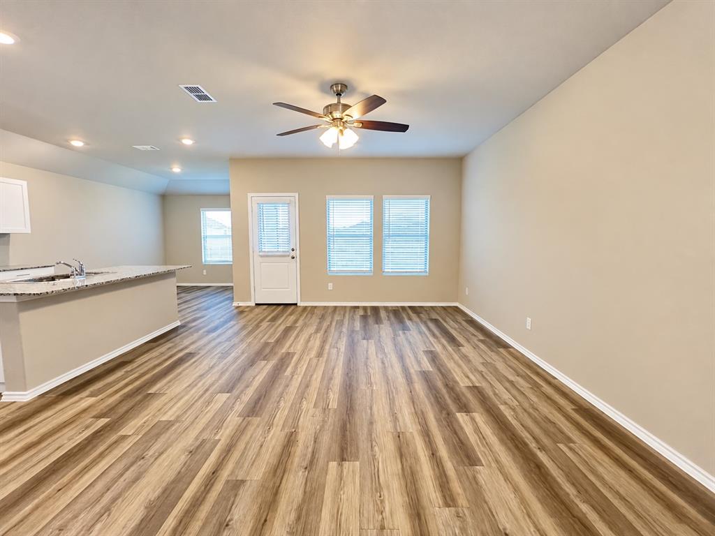 2721 Flowers Drive Property Photo 2