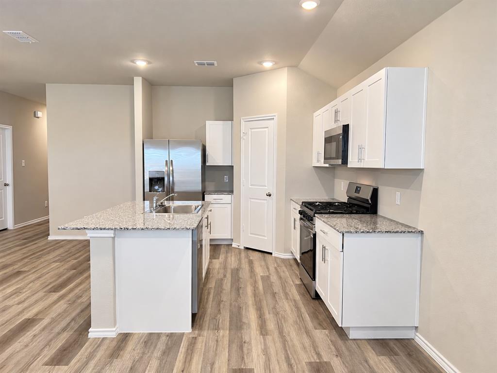 2721 Flowers Drive Property Photo 4