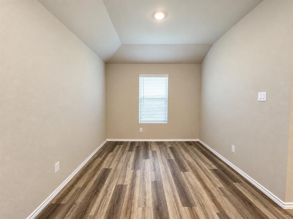 2721 Flowers Drive Property Photo 5