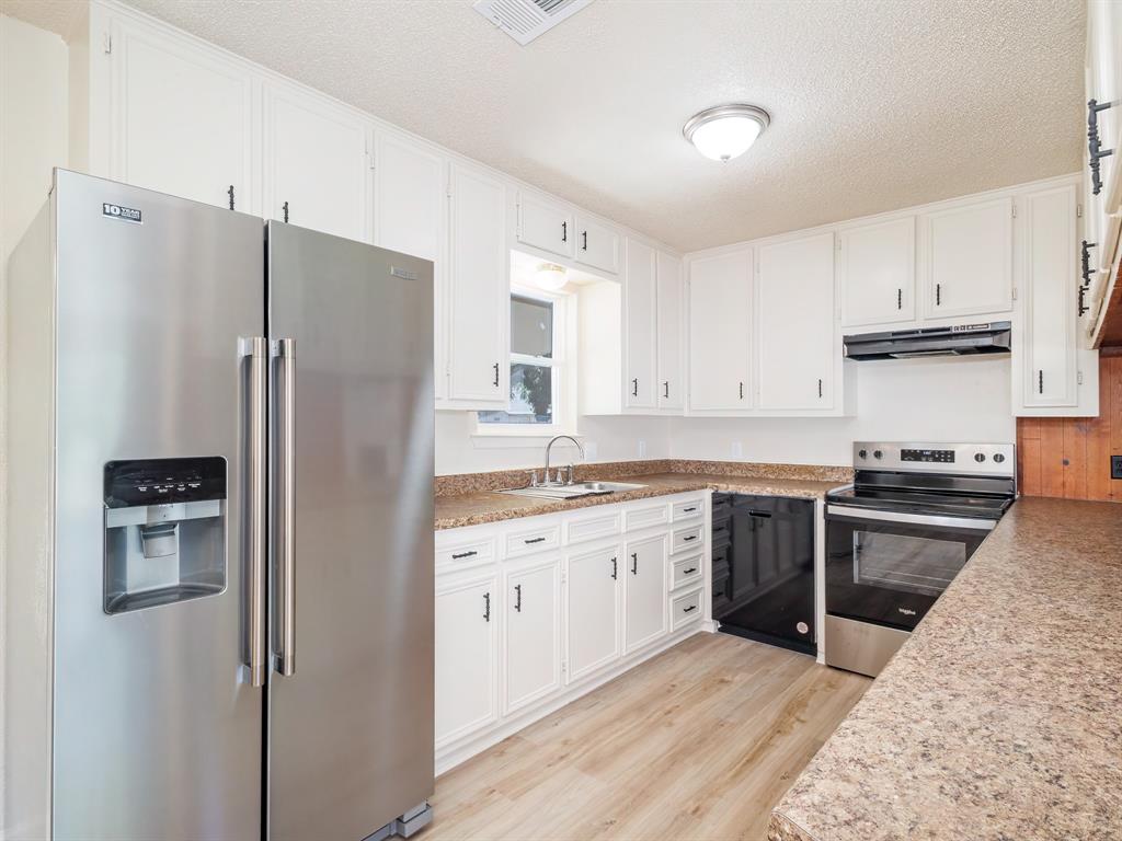 1604 Dublin Street Property Photo 11