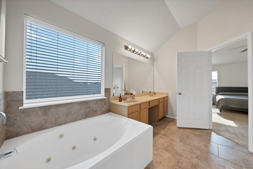 11005 Fawn Valley Drive Property Photo 17