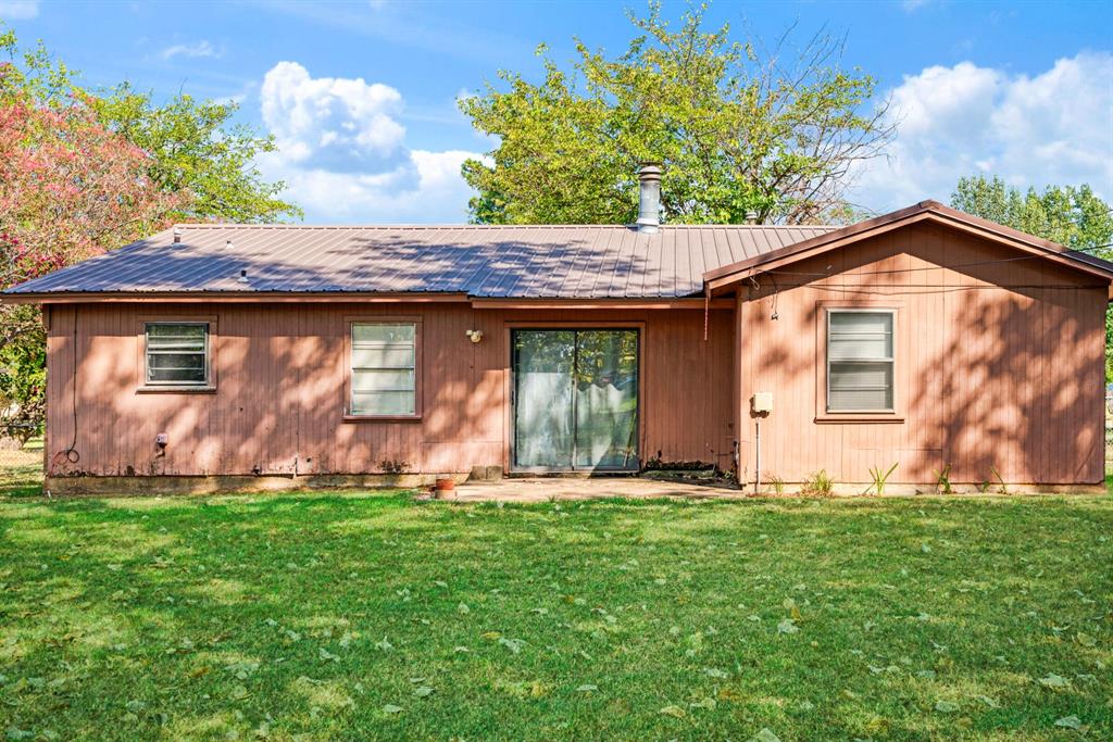 1165 22 Nd Property Photo 3