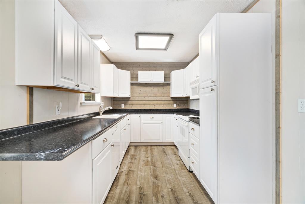 1165 22 Nd Property Photo 4