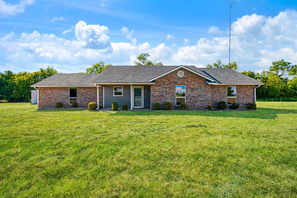 7676 Farm Market 137 Road Property Photo 1