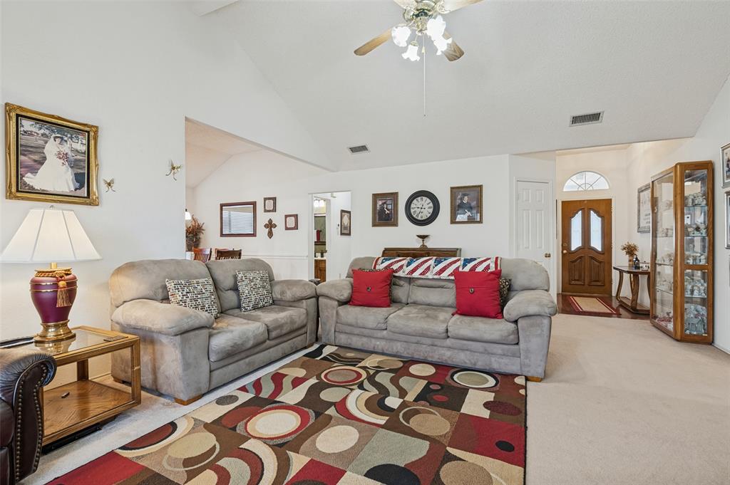 901 Mccomb Lane Property Photo 6