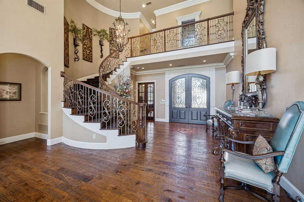 6640 Briar Ridge Lane Property Photo 4