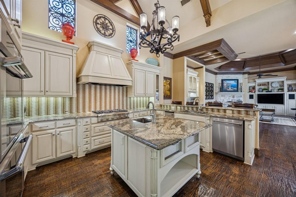 6640 Briar Ridge Lane Property Photo 11