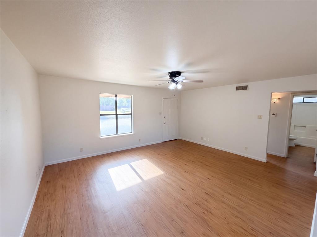 711 Vickie Drive Property Photo 3