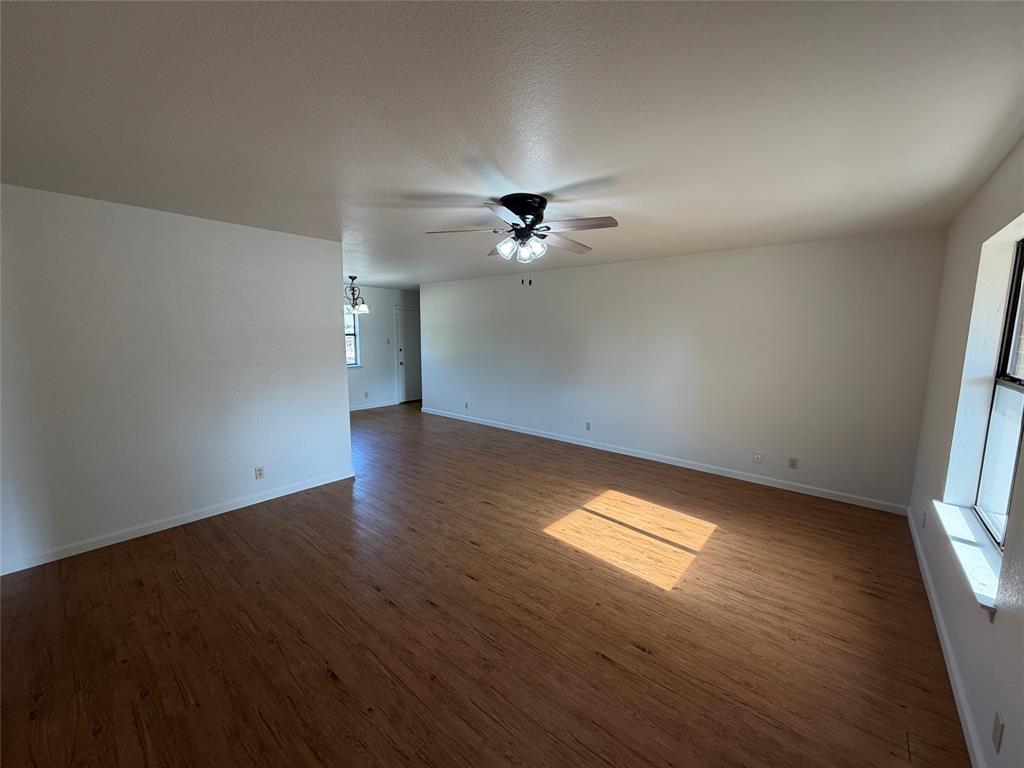 711 Vickie Drive Property Photo 4