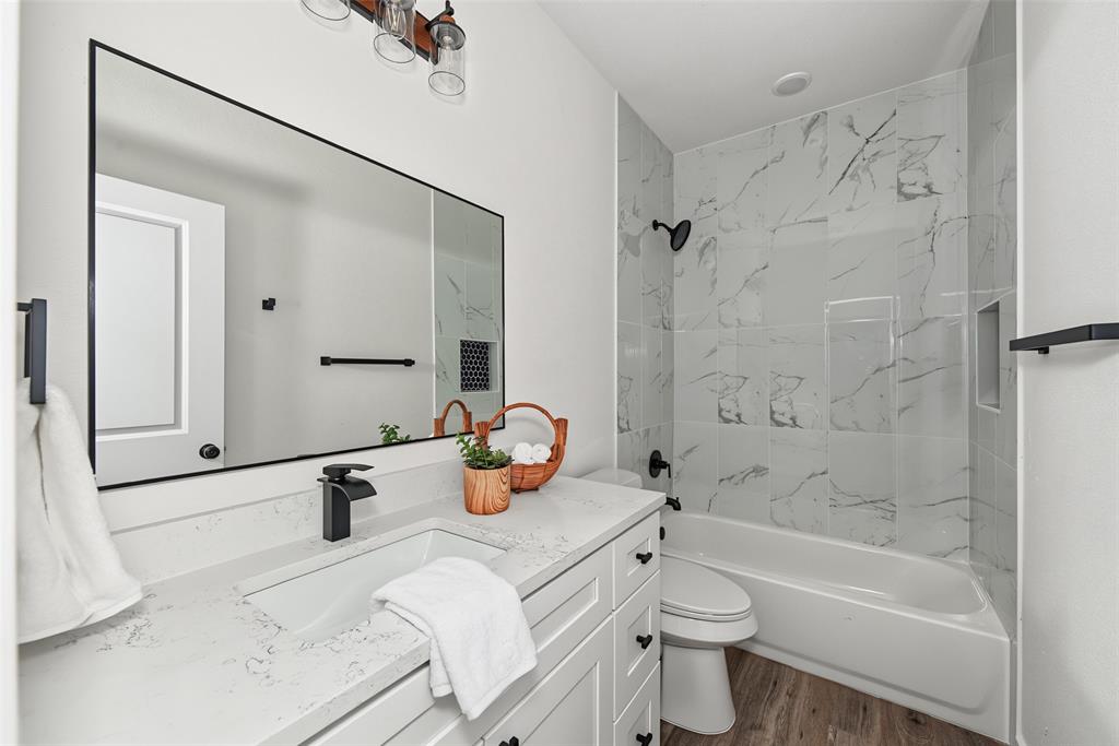5824 Stonegate Circle Property Photo 7
