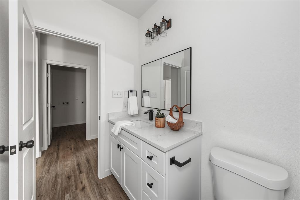 5824 Stonegate Circle Property Photo 8