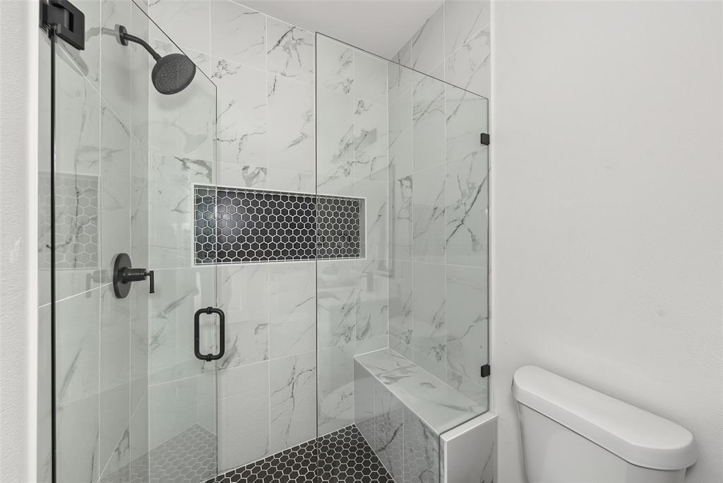 5824 Stonegate Circle Property Photo 13