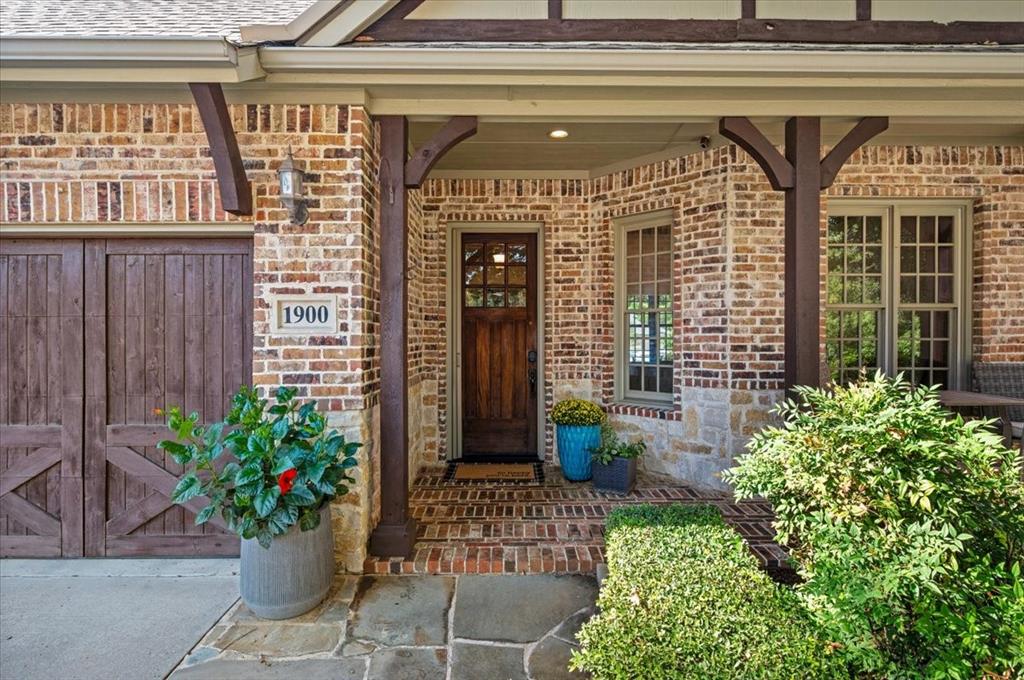 1900 Brookfield Way Property Photo 9