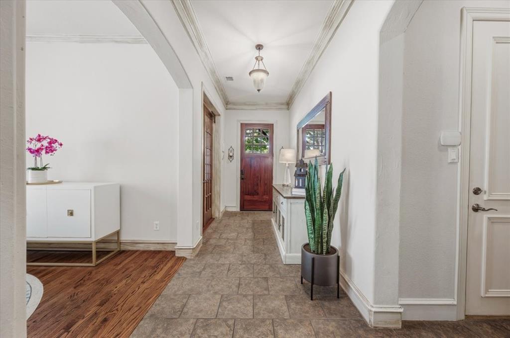 1900 Brookfield Way Property Photo 12