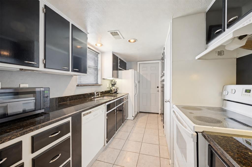 3045 Park Lane 1001 Property Photo 4