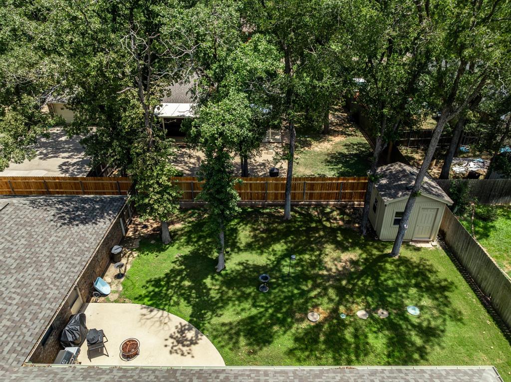 101 Lost Oaks Drive Property Photo 4