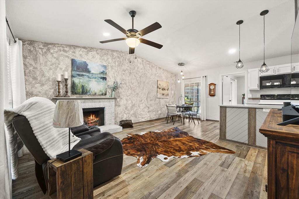 1502 Butterfield Drive Property Photo 4